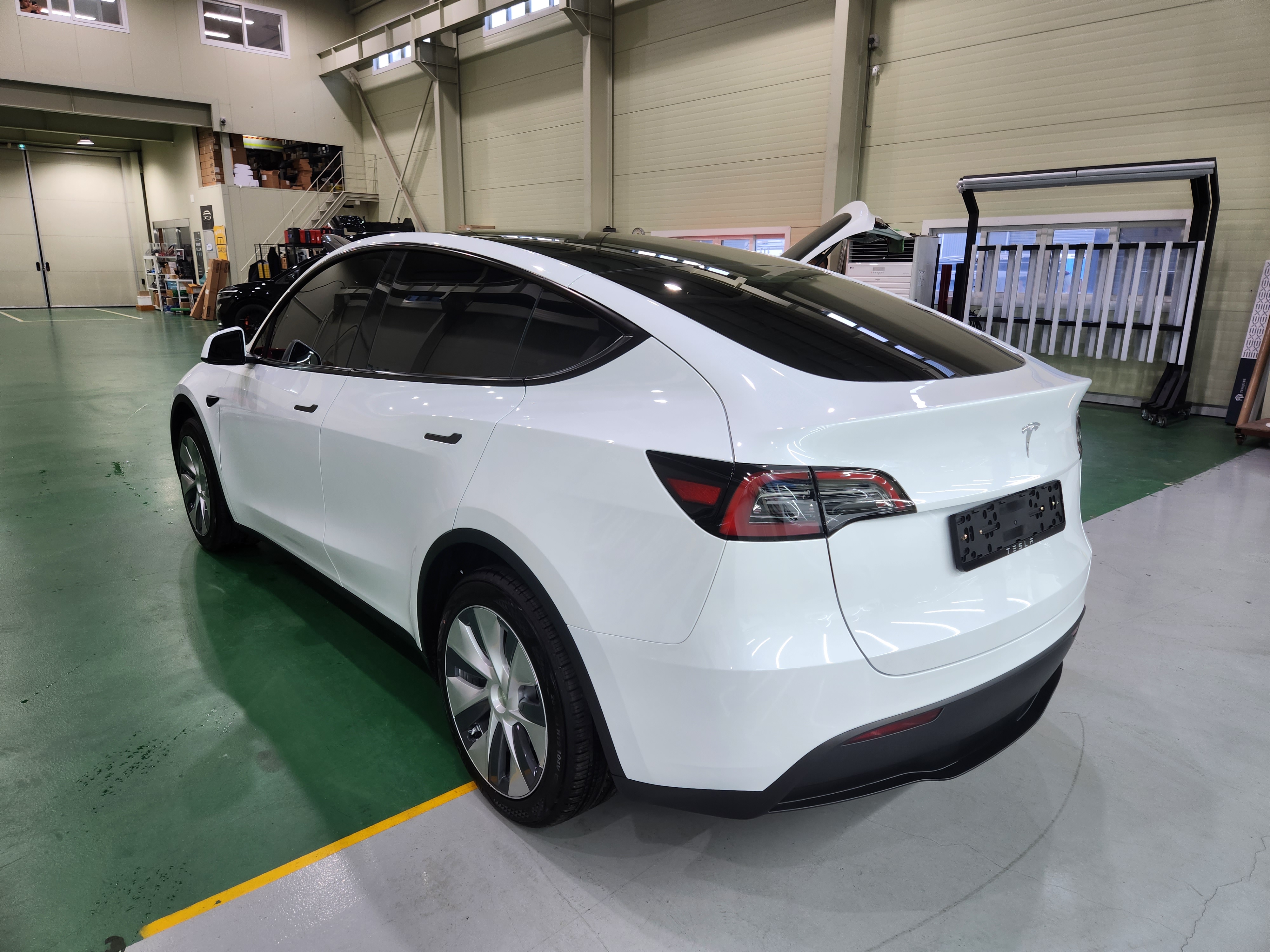 TESLA Model Y 신차패키지