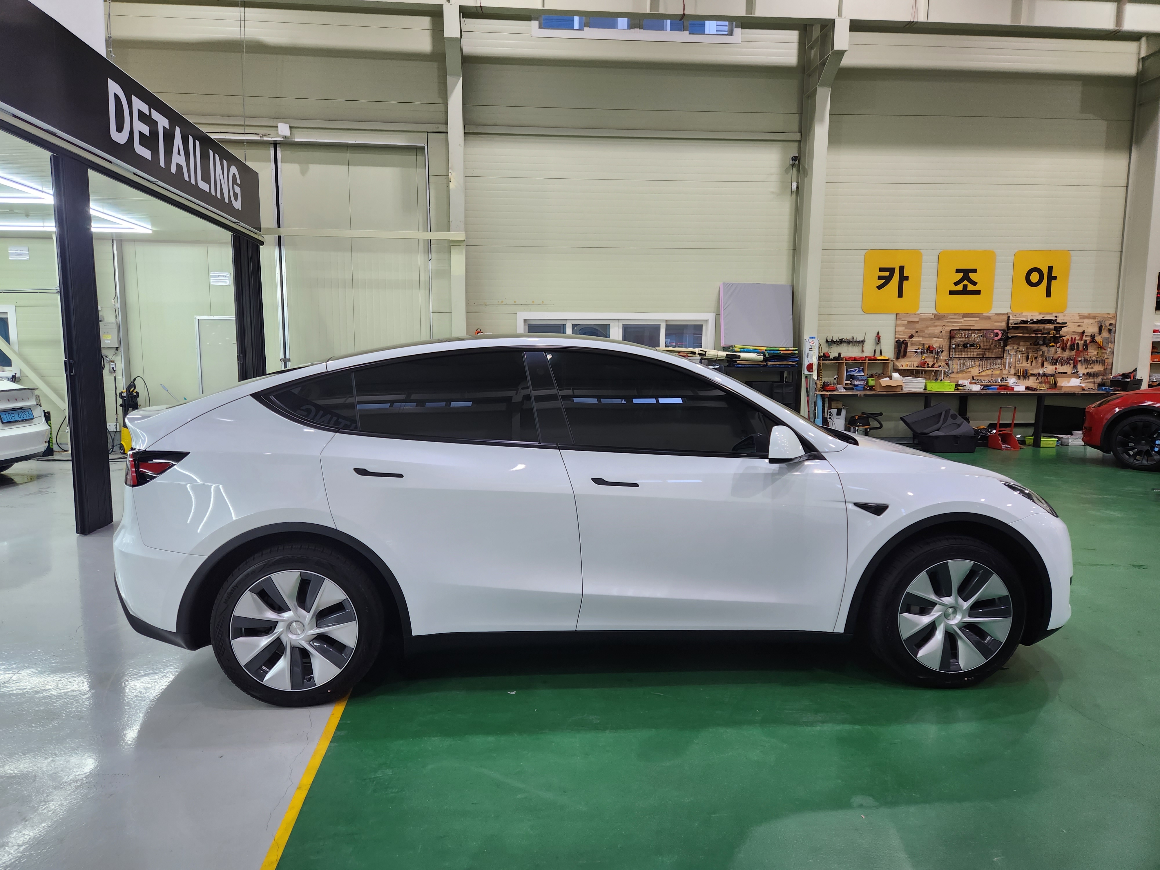 TESLA Model Y 신차패키지